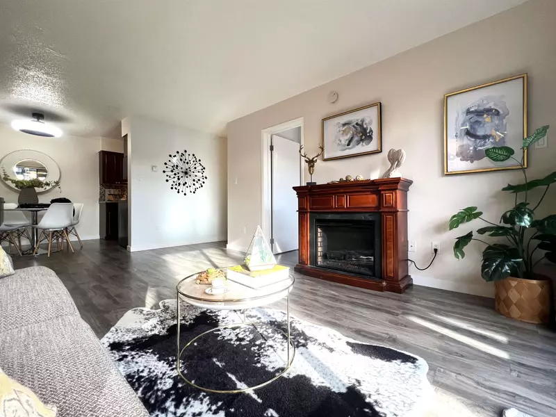 8775 Cartier ST #104, Vancouver, BC V6P 4V3