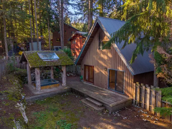 Whistler, BC V8E 0G5,9356 Emerald DR