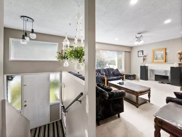 Squamish, BC V8B 0X6,38143 Hemlock AVE