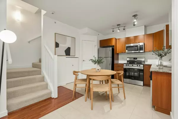 Vancouver, BC V5N 5Z1,1468 Cedar Cottage Mews