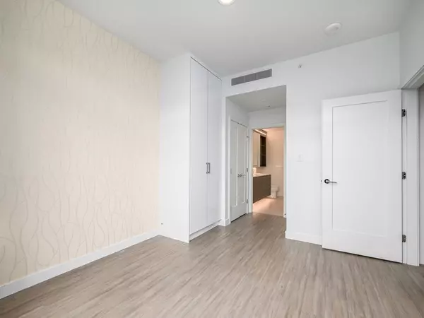 2351 Beta AVE #301 Burnaby, BC V5C 0M2