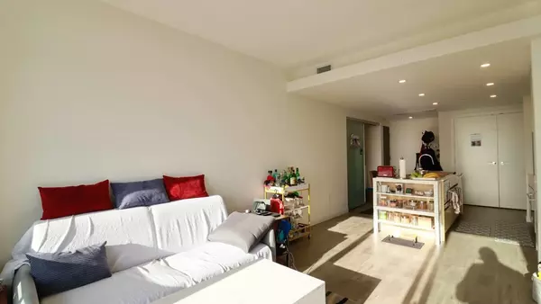 West Vancouver, BC V7P 0E4,200 Klahanie CT #2205