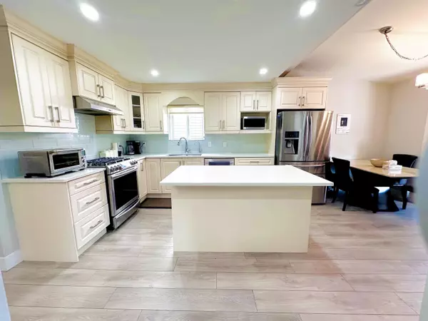 Surrey, BC V3W 7J8,12960 74 AVE