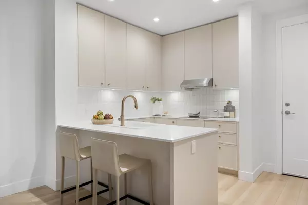 Coquitlam, BC V3K 2J4,708 Edgar AVE #109