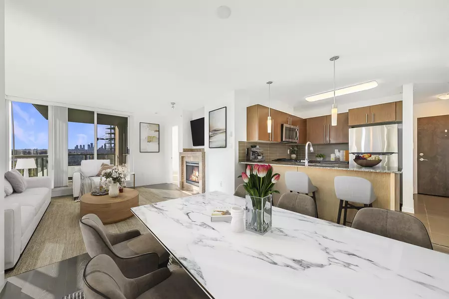 4888 Brentwood DR #907, Burnaby, BC V5C 0C6