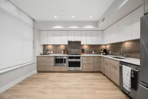 3482 Marine WAY, Vancouver, BC V5S 0H1