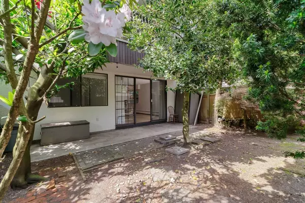 1330 Martin ST #105 White Rock, BC V4B 3W5