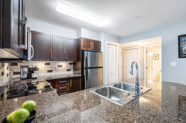 Port Coquitlam, BC V3C 1Y9,2468 Atkins AVE #203