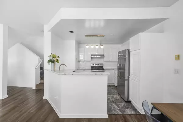 2422 Hawthorne AVE #63 Port Coquitlam, BC V3C 6K7