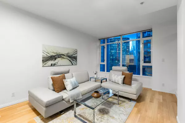 Vancouver, BC V6E 0A7,1211 Melville ST #807