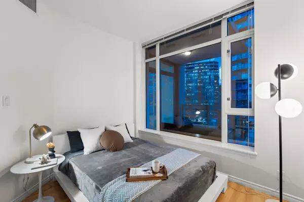 1211 Melville ST #807 Vancouver, BC V6E 0A7