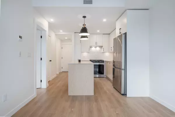 27218 Aldergrove Town Center DR #414 Langley, BC V4W 0E4