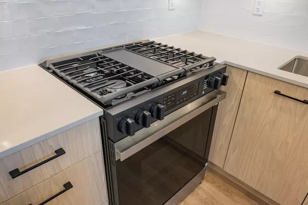 27218 Aldergrove Town Center DR #414 Langley, BC V4W 0E4