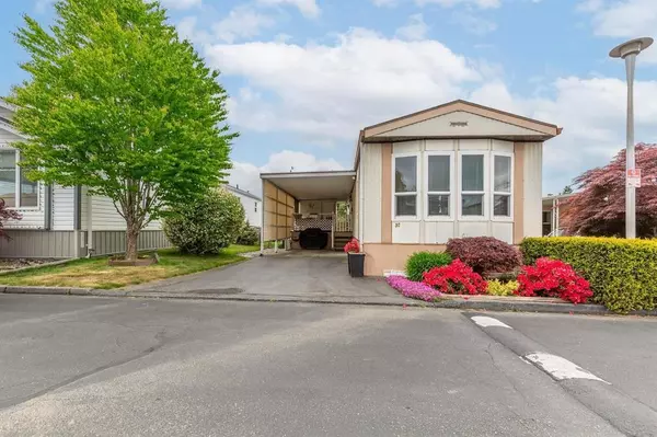 Surrey, BC V3W 6M2,8254 134 ST #50