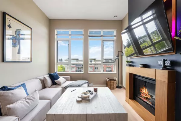 Surrey, BC V4P 0E4,2940 King George BLVD #412