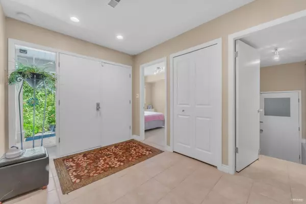 West Vancouver, BC V7W 1E9,4623 Caulfeild DR