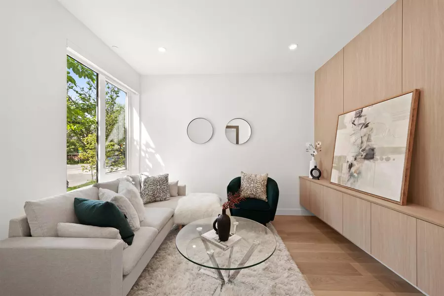 2412 Victoria DR, Vancouver, BC V5N 1T8