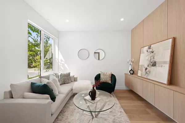 2412 Victoria DR, Vancouver, BC V5N 1T8