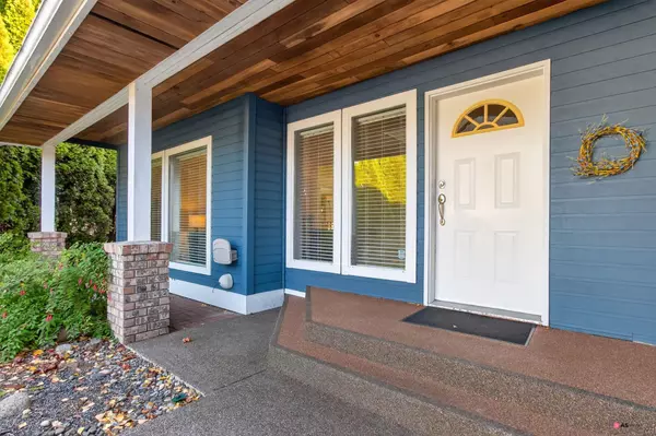 Surrey, BC V4A 8K4,14082 17 AVE