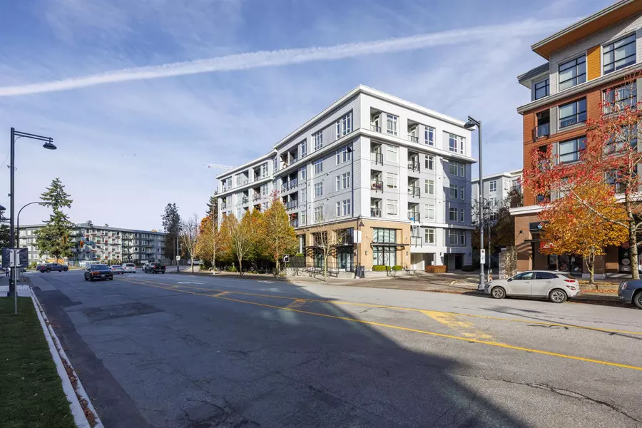 10788 Whalley BLVD #125, Surrey, BC V3T 0G1