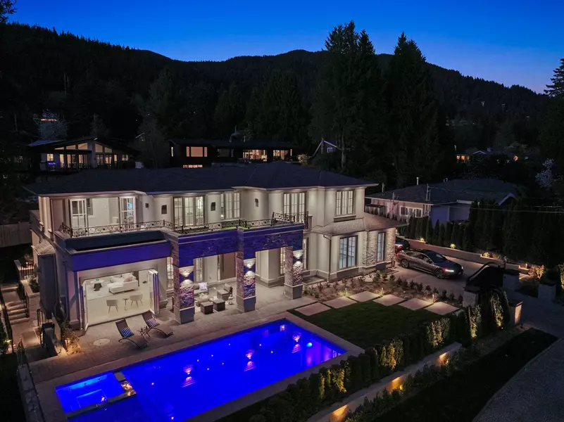 4141 Burkehill RD, West Vancouver, BC V7V 3M6