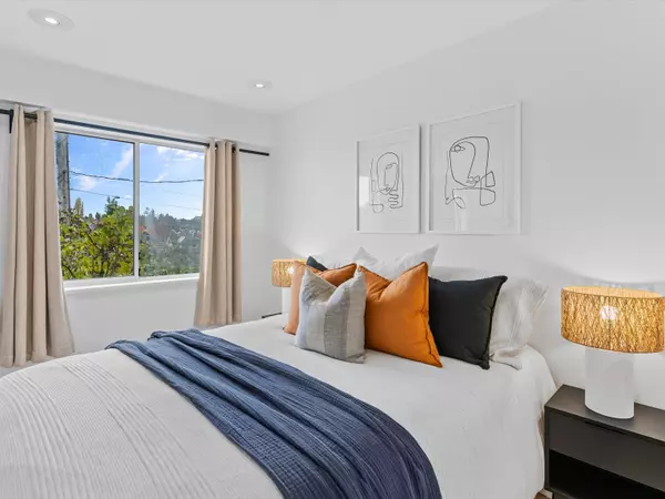 4315 Fraser ST #201 Vancouver, BC V5V 4G4