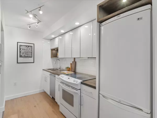 4315 Fraser ST #201 Vancouver, BC V5V 4G4