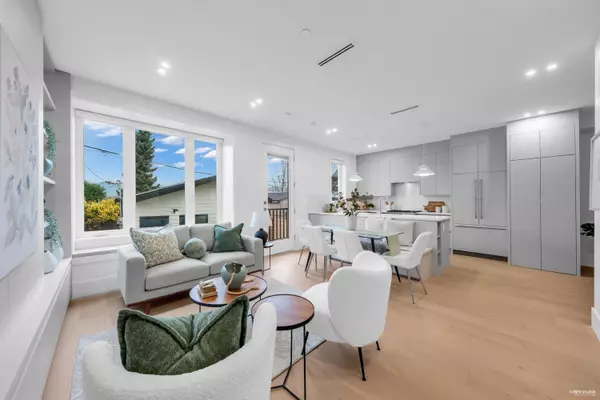 Vancouver, BC V5K 3B1,2917 Charles ST