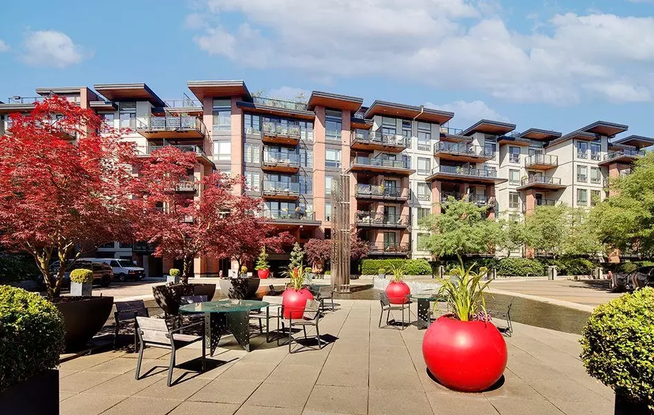 733 W 3rd ST #404, North Vancouver, BC V7M 0C8