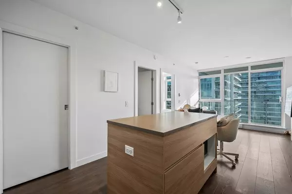 Coquitlam, BC V3J 0K3,652 Whiting WAY #2601