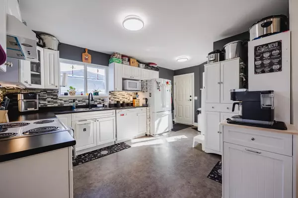 Surrey, BC V3W 2M3,13225 87b AVE