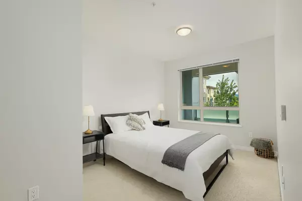 2651 Library LN #205 North Vancouver, BC V7J 0C1