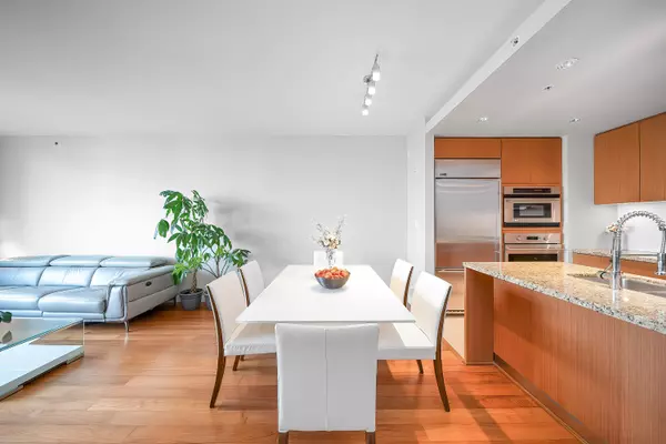 Vancouver, BC V6T 0A4,6080 Iona DR #404