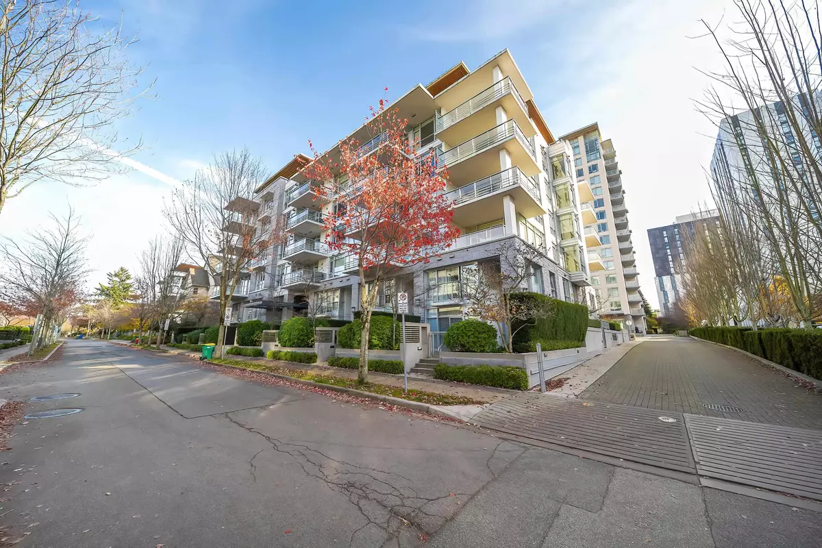 Vancouver, BC V6T 0A4,6080 Iona DR #404