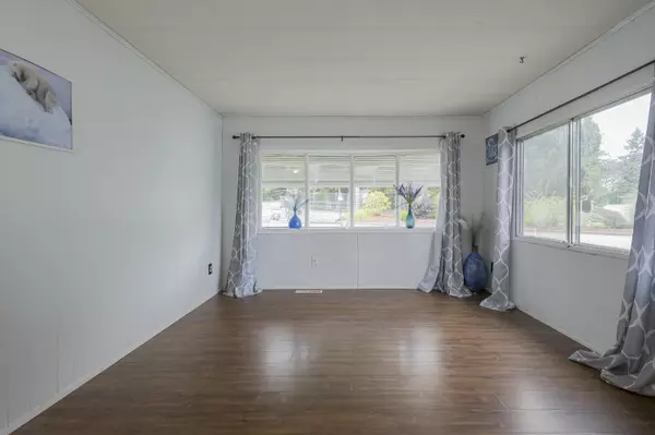 Pitt Meadows, BC V3Y 1Z3,11812 Ponderosa BLVD #1