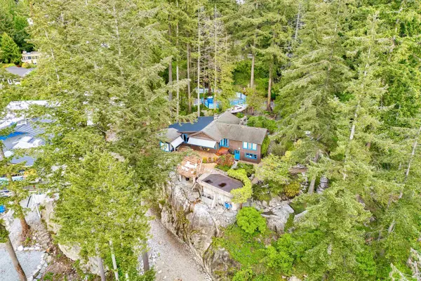 West Vancouver, BC V7W 1L7,5056 The Byway