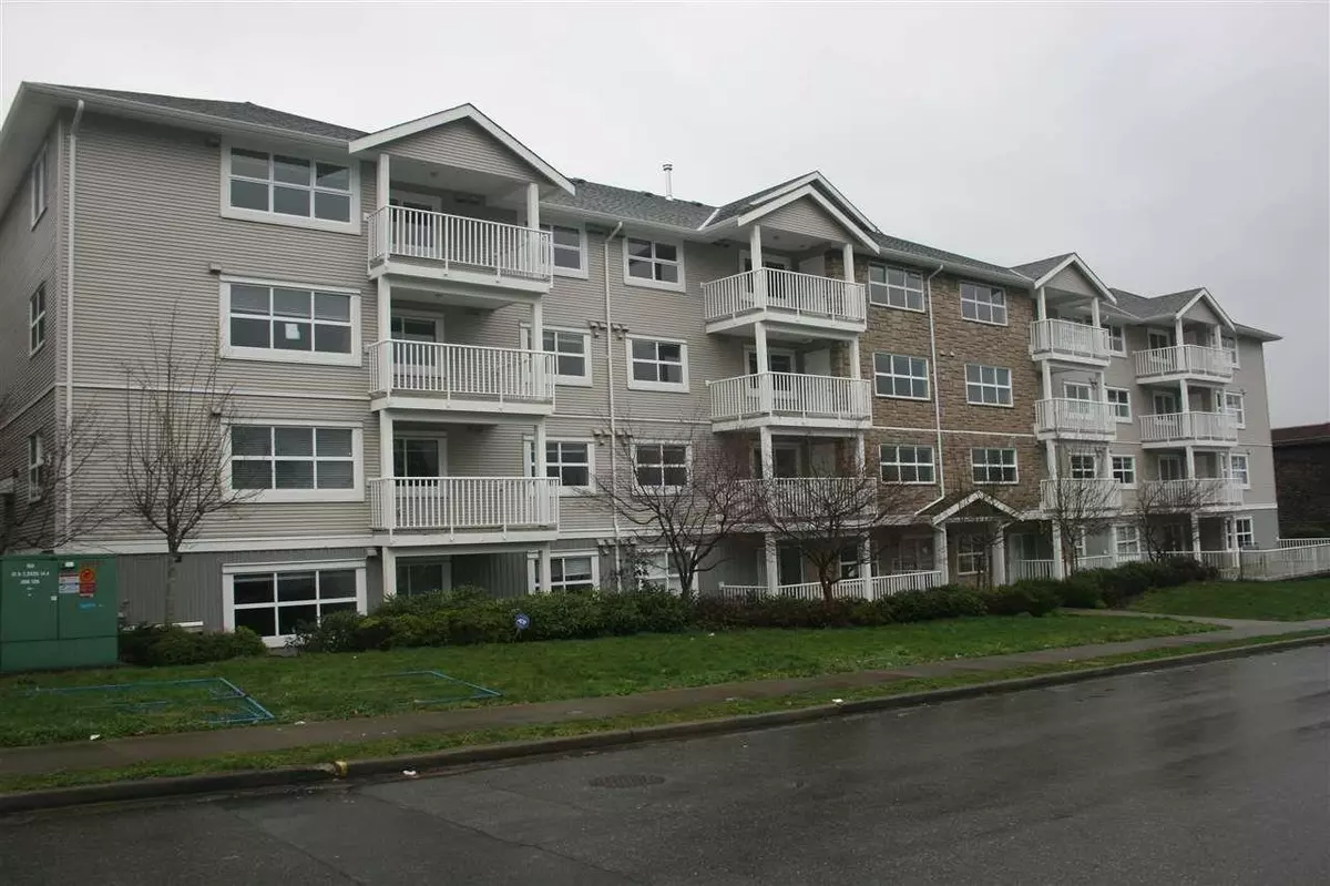 Surrey, BC V3R 5J4,13550 Hilton RD #304