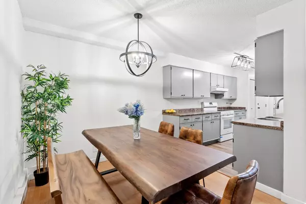 9521 Cardston CT #28 Burnaby, BC V3N 4H8