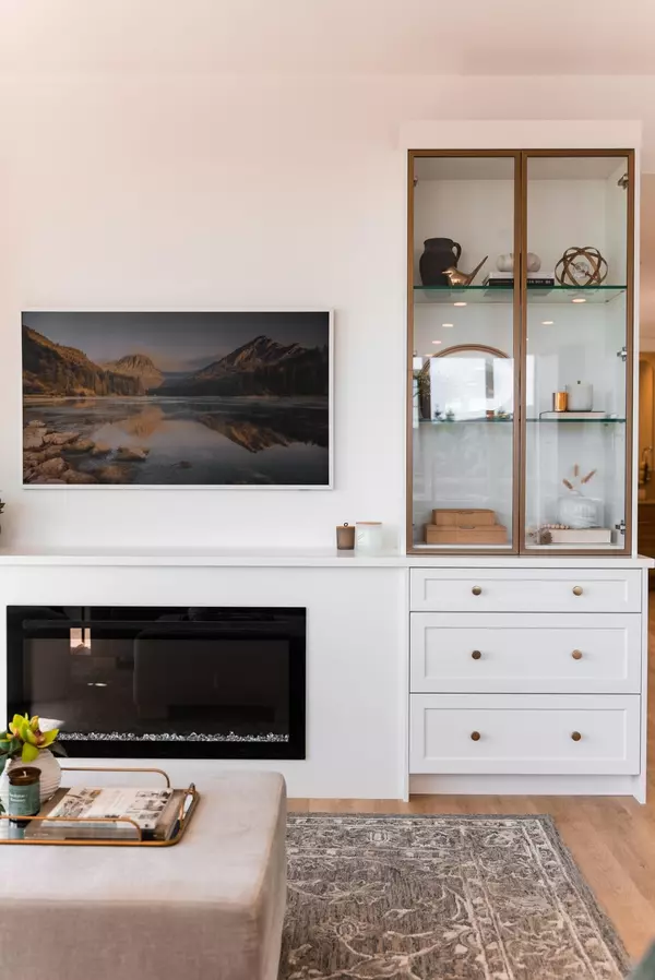 North Vancouver, BC V7J 0E8,2325 Emery CT #605