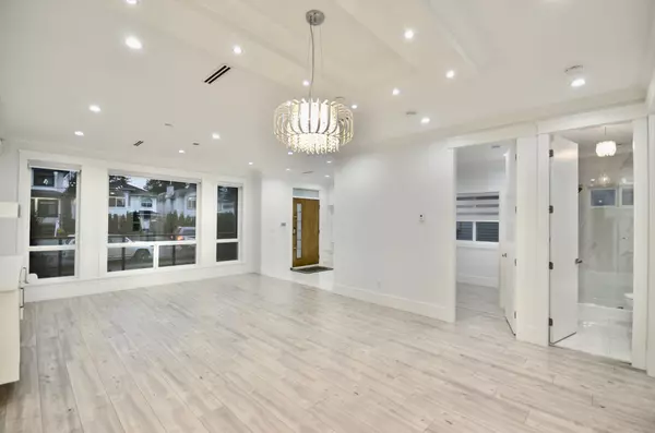 Port Coquitlam, BC V3B 1V4,1936 Prairie AVE