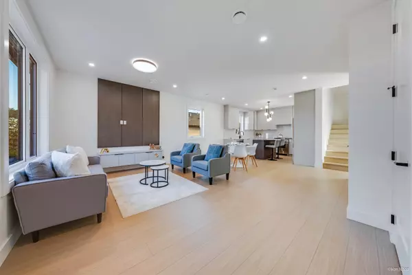 4211 Graveley ST #1, Burnaby, BC V5C 3T7