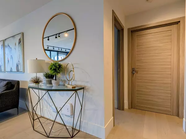 West Vancouver, BC V7T 2Y4,328 Taylor WAY #3D