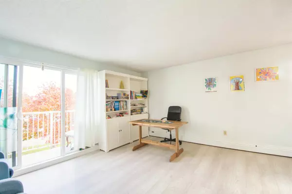 Richmond, BC V7C 3N1,7240 Lindsay RD #303