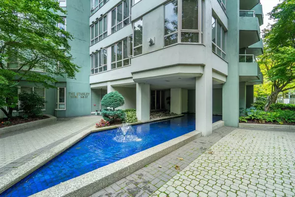 Surrey, BC V3R 0S3,10082 148 ST #808