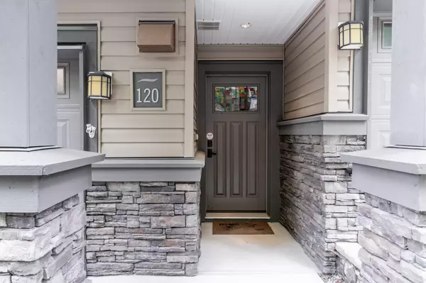 Coquitlam, BC V3E 0G6,1460 Southview ST #120