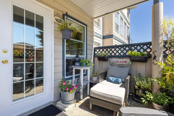 Sechelt, BC V7Z 0K4,5768 Marine WAY #106