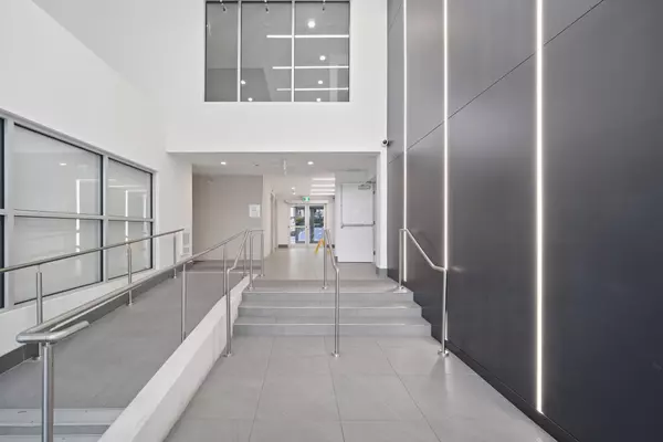 Surrey, BC V3T 0T5,10777 138 ST #225