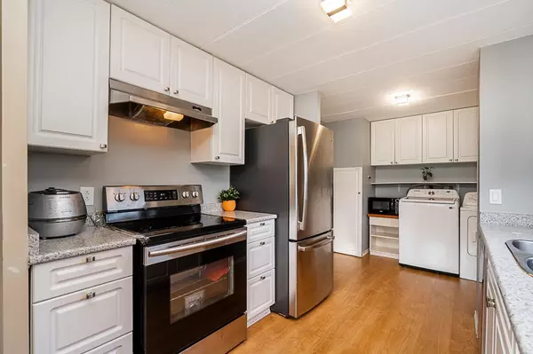 201 Cayer ST #93 Coquitlam, BC V3K 5A9