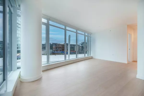 7683 Park CRES #204 Burnaby, BC V3N 0J4