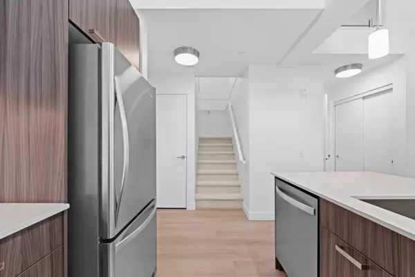 Maple Ridge, BC V2X 3Y8,22562 121 AVE #410